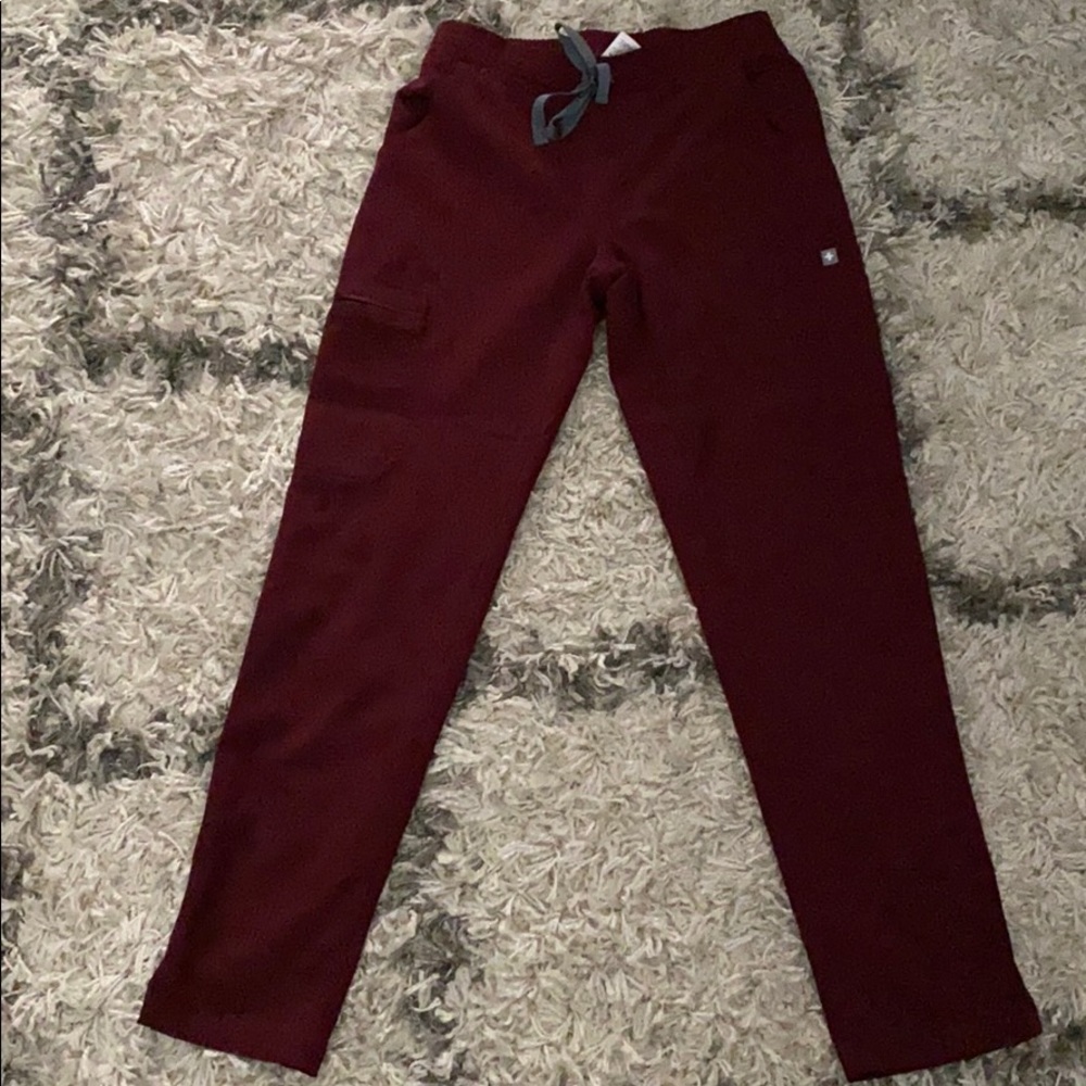 FiGS Yola pants in burgundy